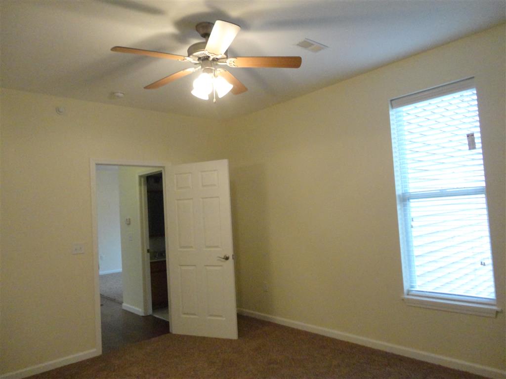 Photos and Video of Deer Valley Villas in Silvis, IL